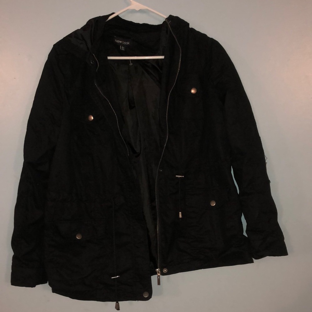 NEW 📌 Woman’s Black Coat